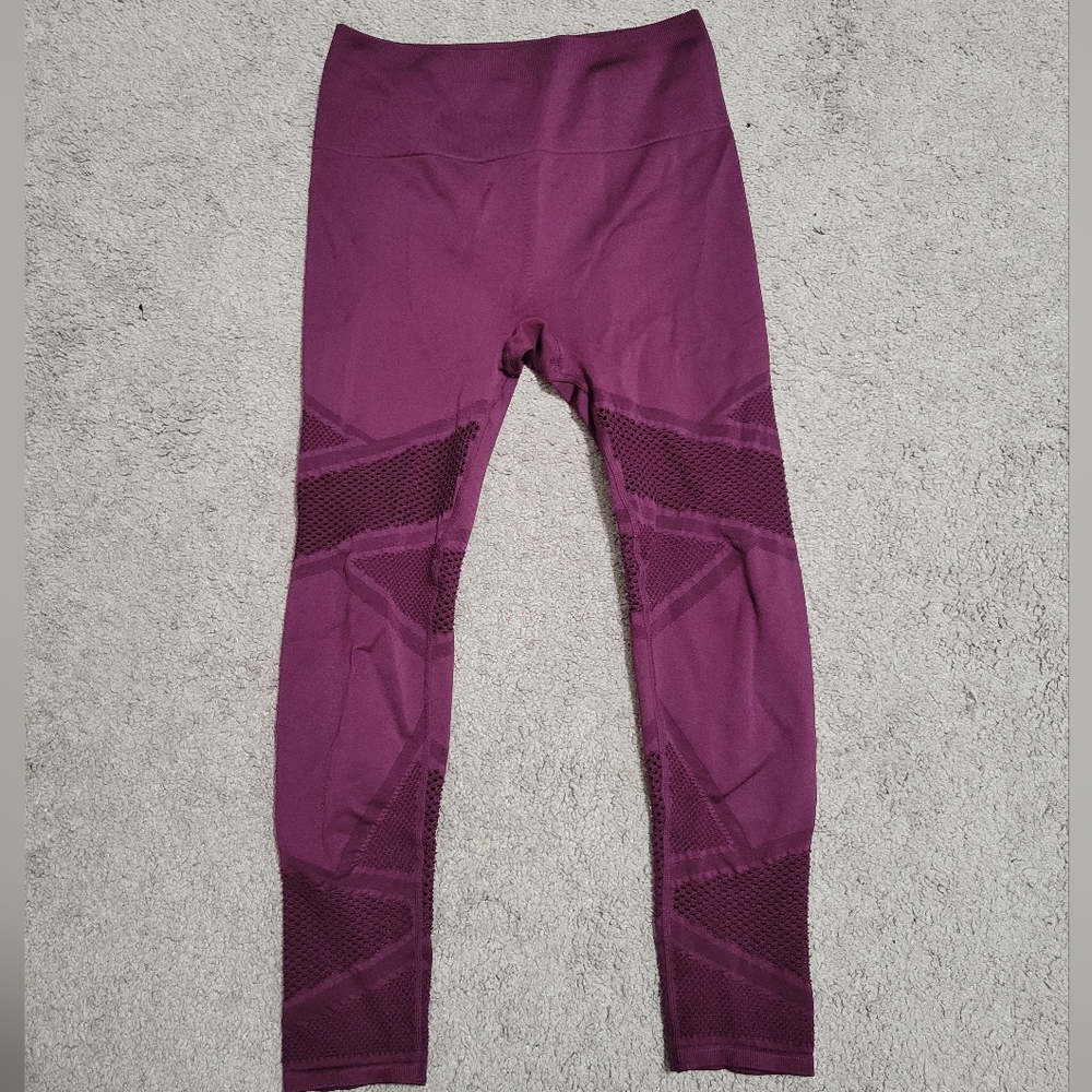 Fabletics Yoga Pants - Picture 2 of 5
